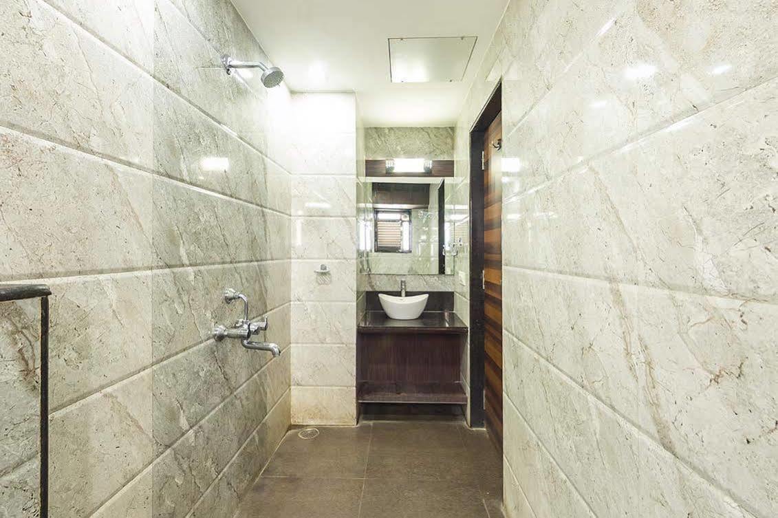 Hotel Raj Palace Ahmednagar Esterno foto