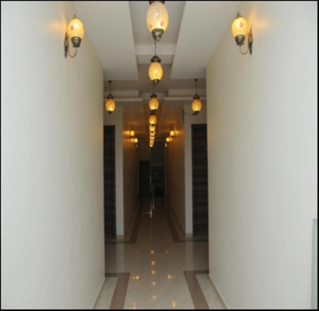 Hotel Raj Palace Ahmednagar Esterno foto