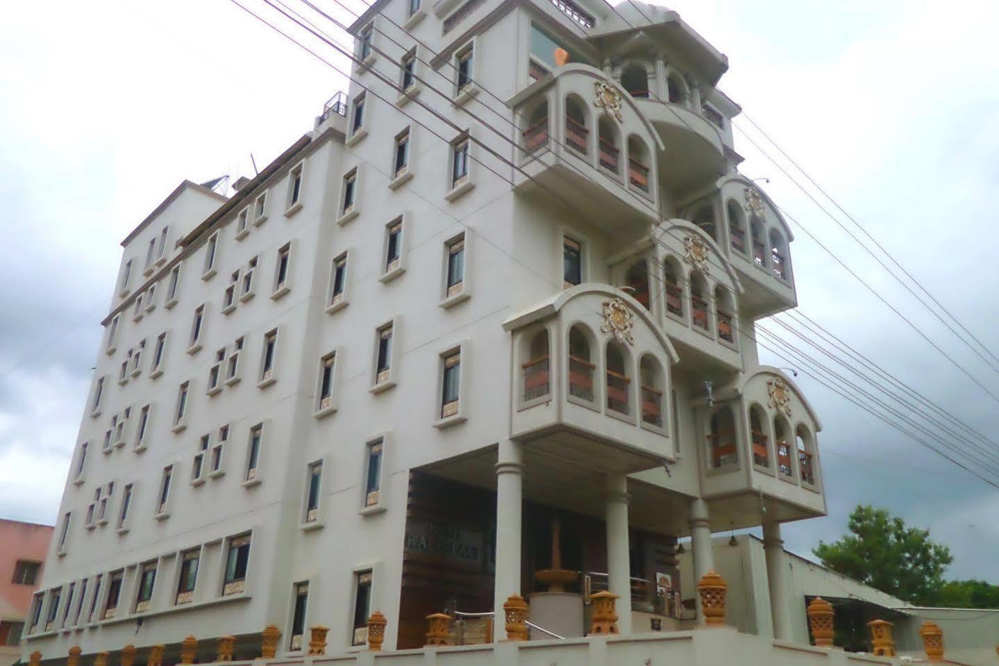Hotel Raj Palace Ahmednagar Esterno foto
