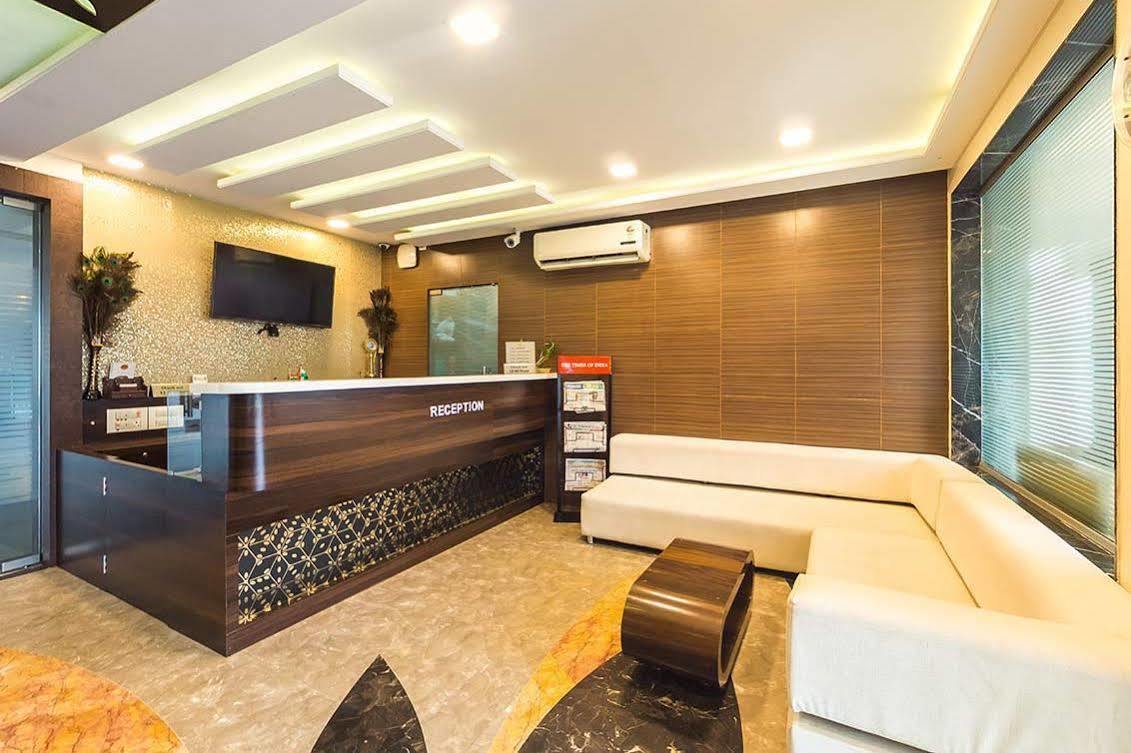 Hotel Raj Palace Ahmednagar Esterno foto